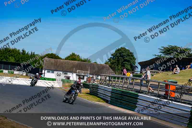 Vintage motorcycle club;eventdigitalimages;mallory park;mallory park trackday photographs;no limits trackdays;peter wileman photography;trackday digital images;trackday photos;vmcc festival 1000 bikes photographs